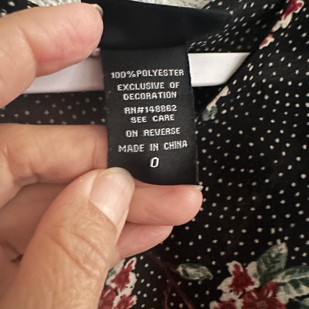 Torrid Black Floral Polka Dot Print Ruffles & Bell Sleeve Top Size 0/12 - Picture 7 of 9